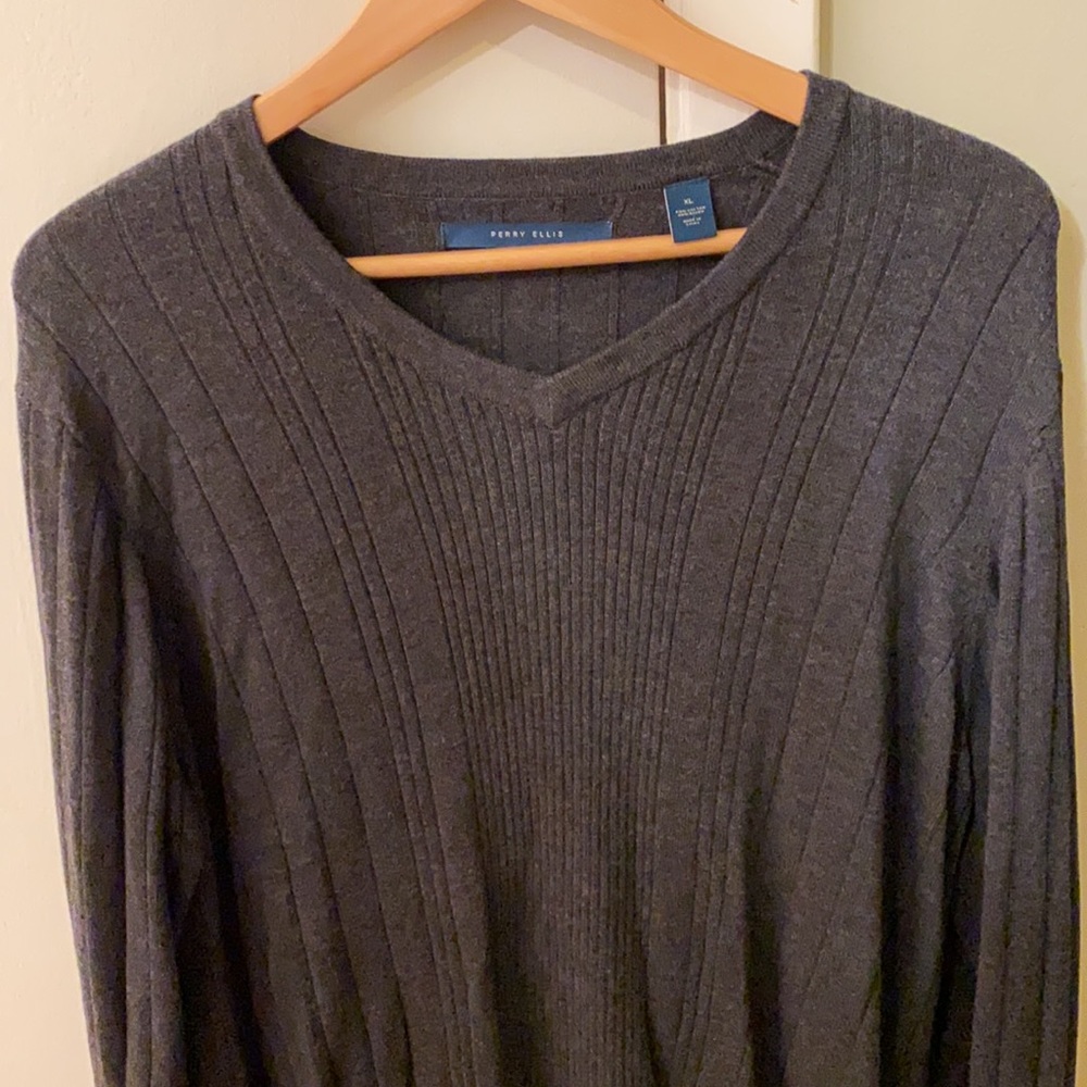 Perry Ellis v-neck sweater